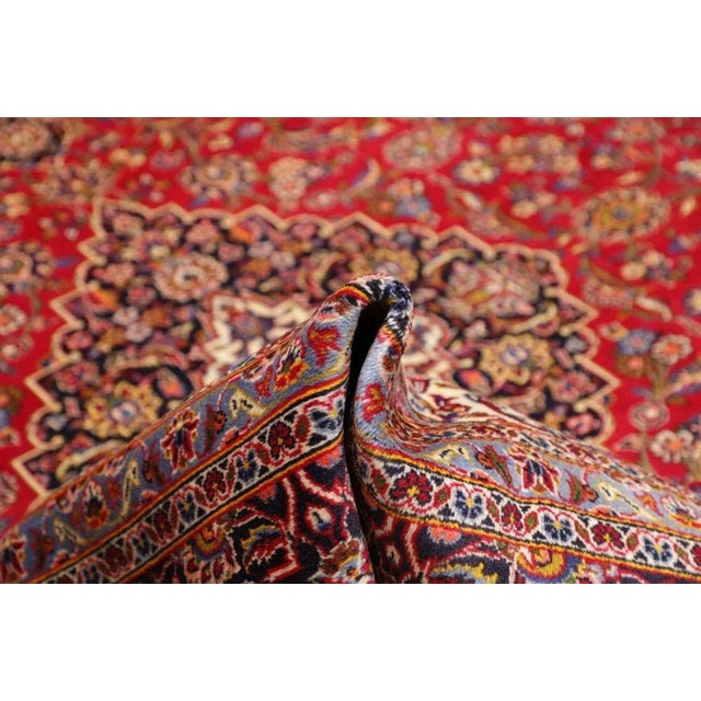 Kashan Rug in Hand-Knotted Wool For Sale - Image 9 of 11