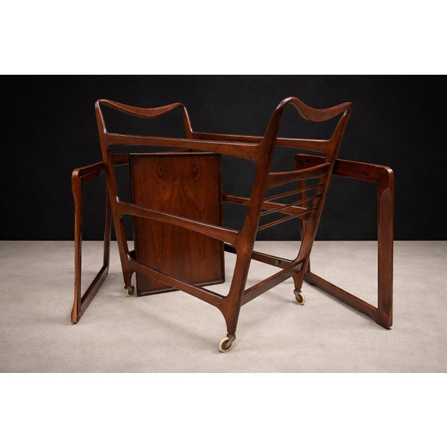 Wood Brazilian Modern Bar Cart in Rosewood & Glass by Carlo Hauner, 1960s – Lot 212 For Sale - Image 7 of 12