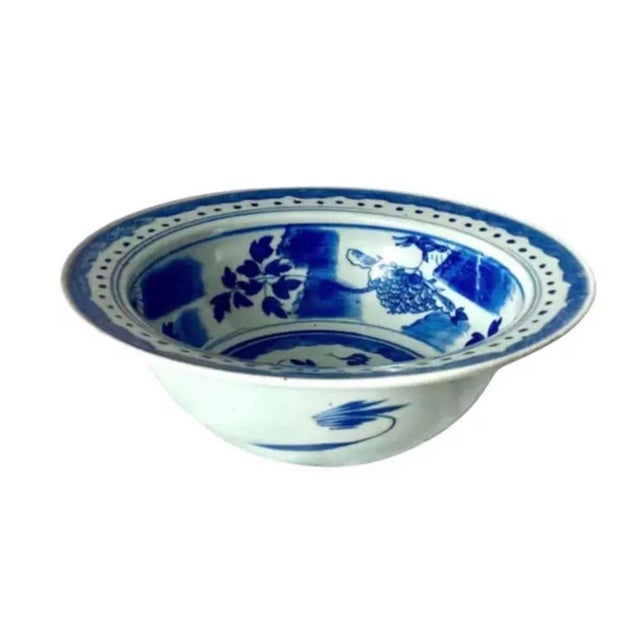 Chinese Export Canton Blue and White Porcelain Bowl. Chinese Export porcelain became highly sought after throughout Europe...