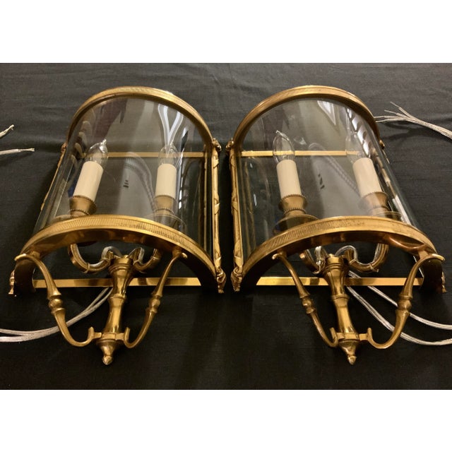 Pair of Mid 20th Century French Bronze Convex Half Lantern Wall Sconces, Louis XVI Ribbon & Reed For Sale In New York - Image 6 of 10