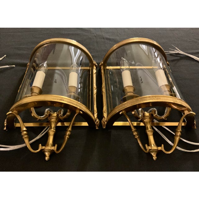 Pair of Mid 20th Century French Bronze Convex Half Lantern Wall Sconces, Ribbon & Reed For Sale In New York - Image 6 of 9