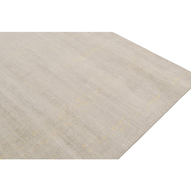 2010s 2010s Rug & Kilim’s Modern Abstract Rug in Silver & Gold For Sale - Image 5 of 8