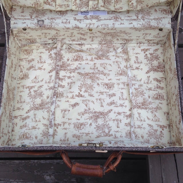 Gray Hartmann Tweed Woodbox Suitcase For Sale - Image 8 of 9