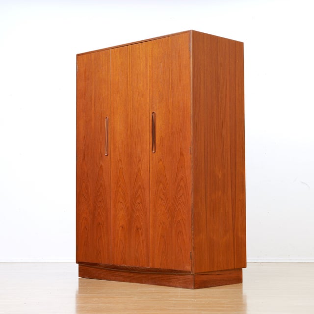 G Plan Mid Century Teak Triple Armoire by Vb Wilkins for G Plan For Sale - Image 4 of 9
