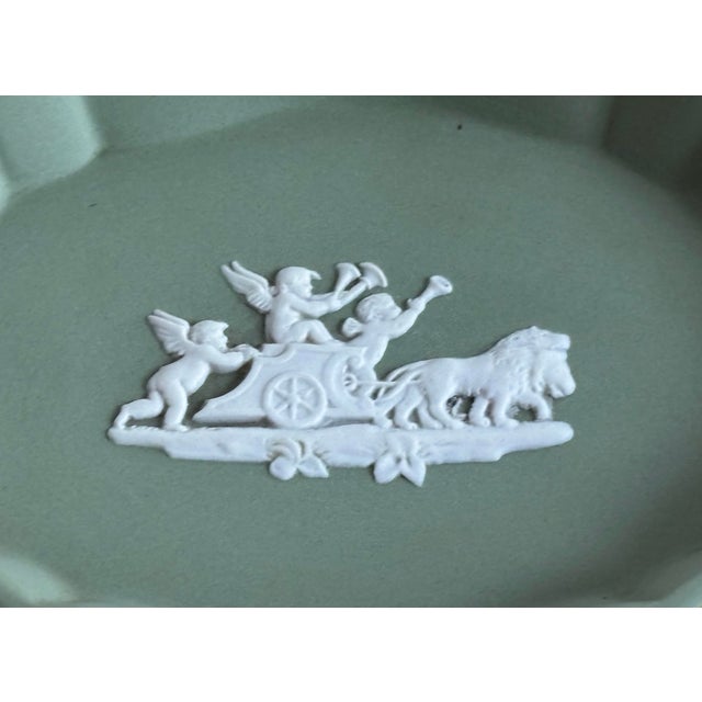 English English Wedgwood Jasperware Sage Green Jewelry Dish With Neoclassical Cherub Design For Sale - Image 3 of 6