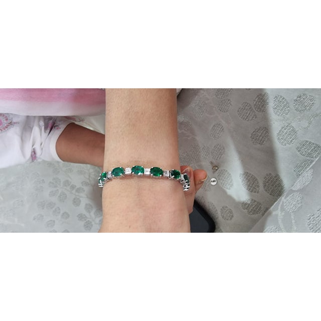 13.06 Carats Natural Zambian Emerald Tennis Bracelet with Diamonds and 14k Gold For Sale - Image 4 of 18