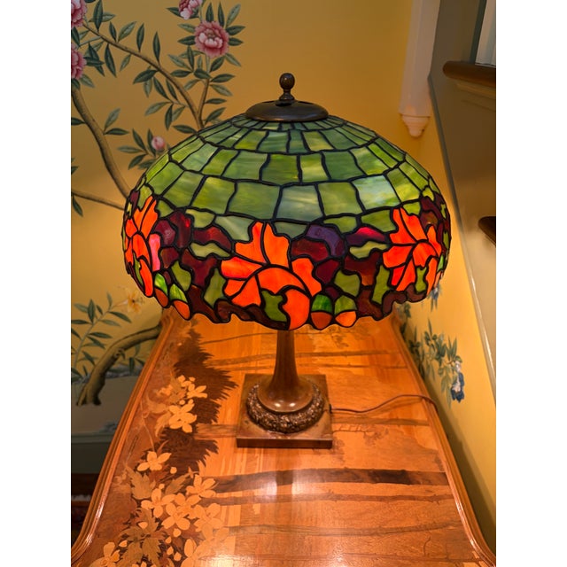 Art Nouveau Early 20th Century Duffner and Kimberly Acorn Stained Glass Table Lamp For Sale - Image 3 of 12