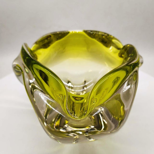Glass Large Triangular Ashtray or Catch-All in Murano Glass, Italy, 1950s For Sale - Image 7 of 12