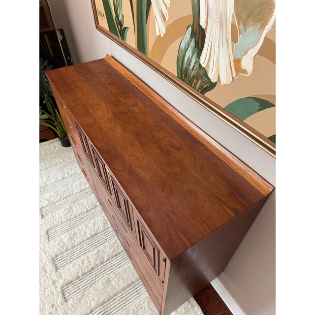 Mid-Century Modern Vintage 1960s Broyhill Sculptra Walnut Mid Century Magna Chest Dresser For Sale - Image 3 of 12