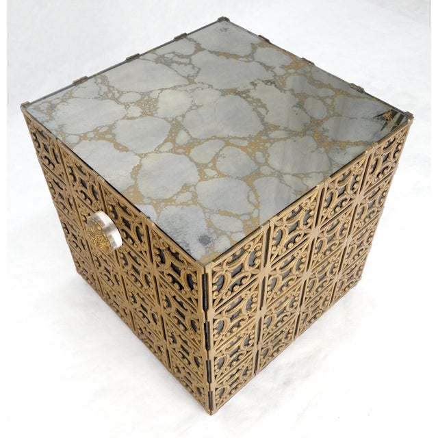 Hollywood Regency Decorative Brass Pattern Shaped Cube Base Side Table w/ Smoke Mirrored Top MINT For Sale - Image 3 of 13