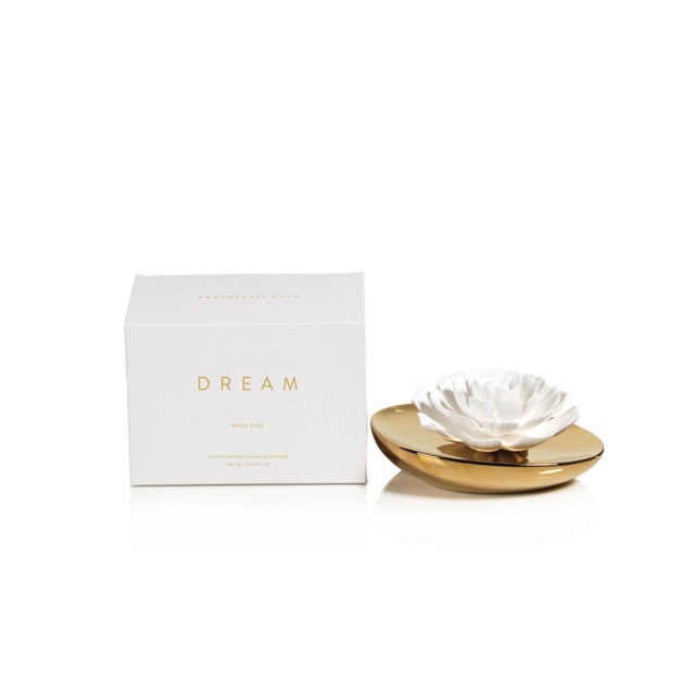 White Rose is one of the earliest perfumes by the house of Floris: a romantic and fresh bouquet of white roses. The...