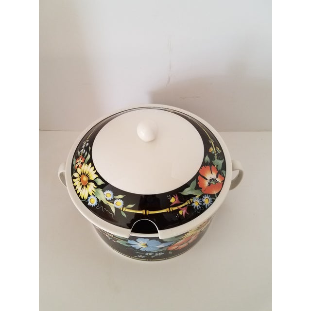 Vintage, rare, vitro porcelain Villeroy & Boch floral soup tureen. This stunning tureen has a lid and two handles. Dress...