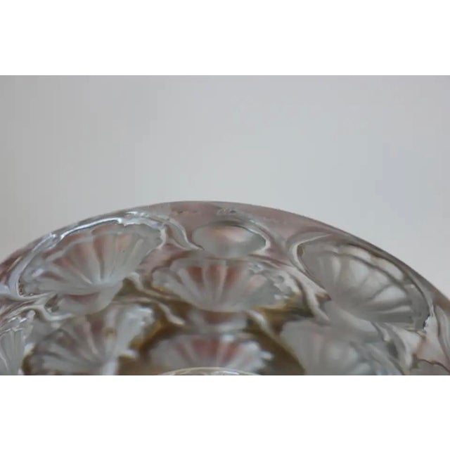 Gold French Crystal Tokyo Table Lighter with Frosted Floral Medallions by René Lalique, 1930 For Sale - Image 8 of 10