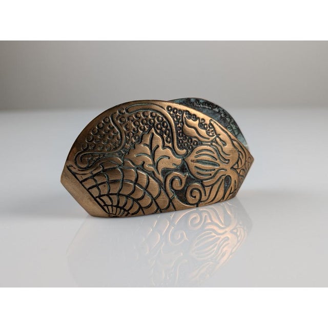 This exclusive bronze card holder as a sculpture pays tribute to the genius of Antoni Gaudí, inspired by the...