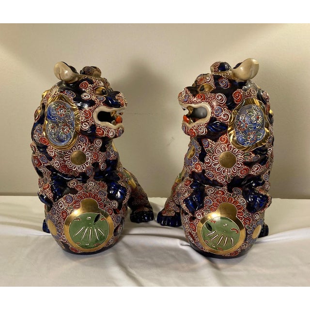 These Foo Dogs belong to the esteemed Kutani ware tradition, originating from the Ishikawa Prefecture, which is renowned...