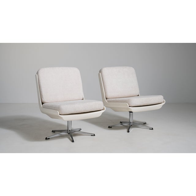 Pair of Variopur Space Age Upholstered Swivel Chairs, Antique, Germany, Circa 1970 For Sale - Image 10 of 15