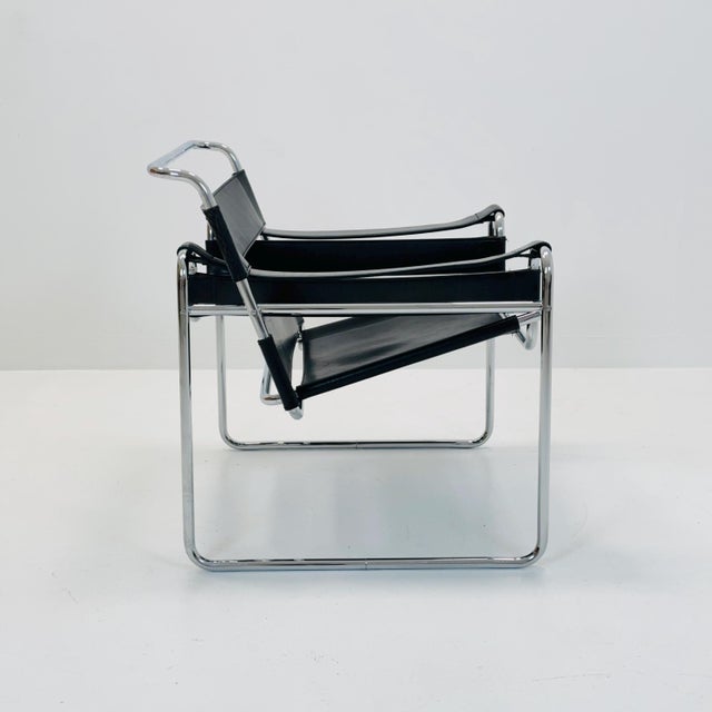 Bauhaus Italian Leather B3 Lounge Chair by Marcel Breuer for Fasem, 1980s For Sale - Image 3 of 11