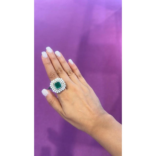 Modern Set in 18k Gold, Zambian Emerald, Freshwater Pearls & Diamonds Cocktail Ring, Size 6.5 For Sale - Image 3 of 10