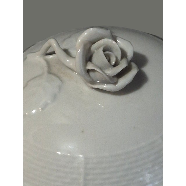 French Vintage White Fine Porcelain Attributed Herend Small Rose Top Trinket Box For Sale - Image 3 of 8