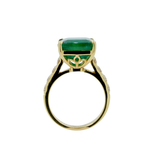 Vivid Green Emerald Shape Step Cut Emerald Diamond Cocktail Ring, Size 6.5 For Sale In Washington DC - Image 6 of 10