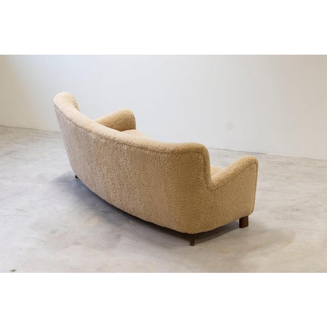 Model 1669 Curved Sofa in Sheepskin by Fritz Hansen for FDB, 1950s For Sale - Image 9 of 18
