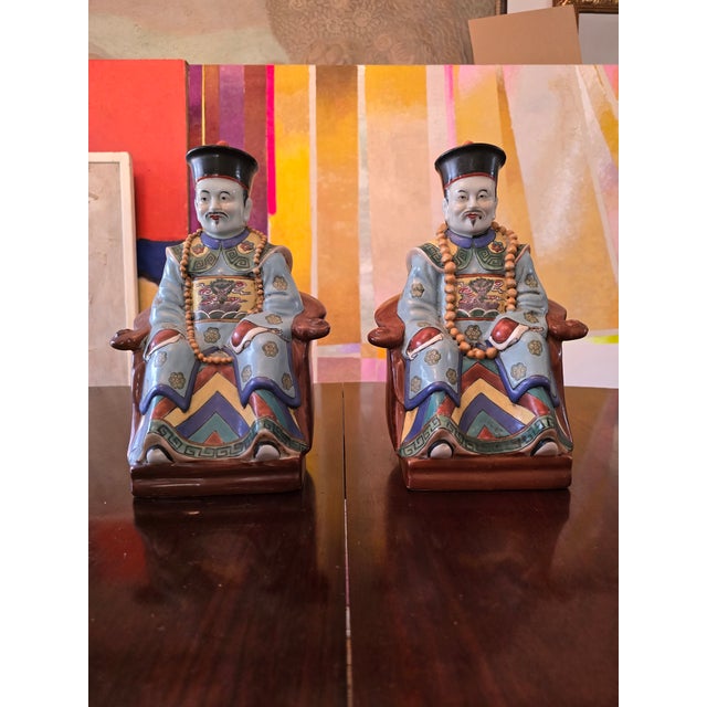 Chestnut Vintage Hollywood Glamour Regency Pair of Chinese Figures For Sale - Image 8 of 9