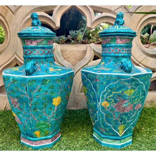17th Century Rare Pair of Chinese Turquoise-Ground Fahua Ware Octagonal Lidded Vases, Ming For Sale - Image 5 of 18