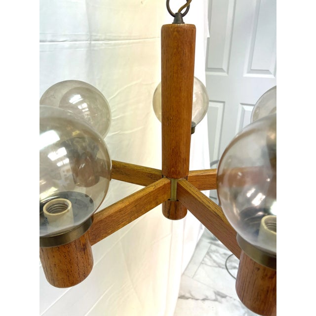 Mid-Century Modern Brass Wood 5 Light Globe Chandelier For Sale In Charleston - Image 6 of 8
