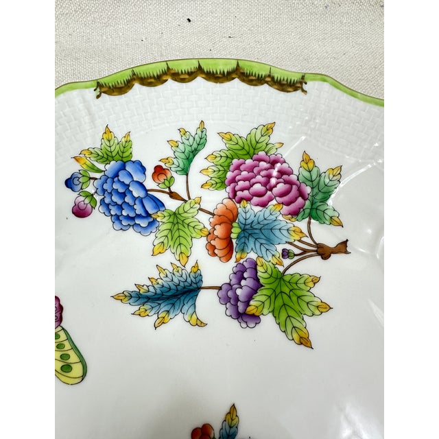 Herend Vintage Hand-Painted Herend Hungary Queen Victoria Porcelain Plate For Sale - Image 4 of 8