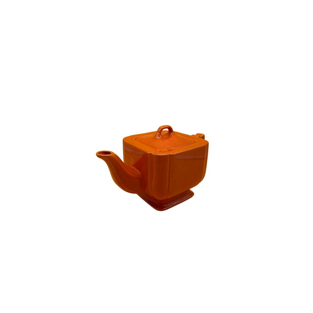This vintage teapot is part of the highly collectible Riviera line by Homer Laughlin, produced in the late 1930s to 1940s....