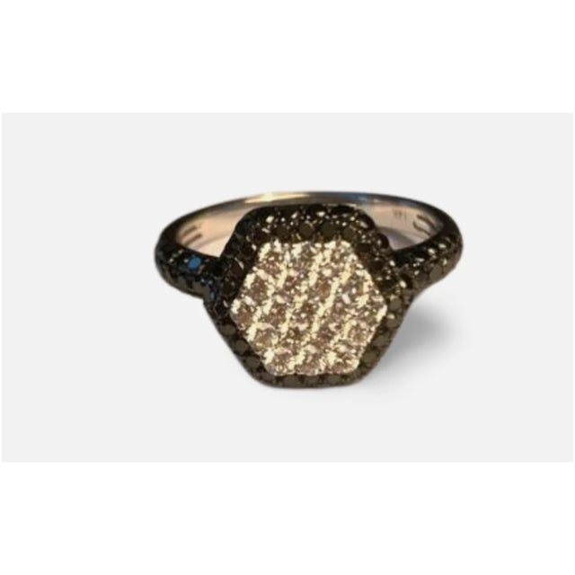 Modern 18K White Gold Black Diamond Hexagon Band Ring For Sale - Image 3 of 3