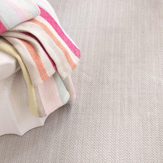 Find your place of perfect happiness with this twill weave cotton blanket in a colorful confluence of treasure trove...