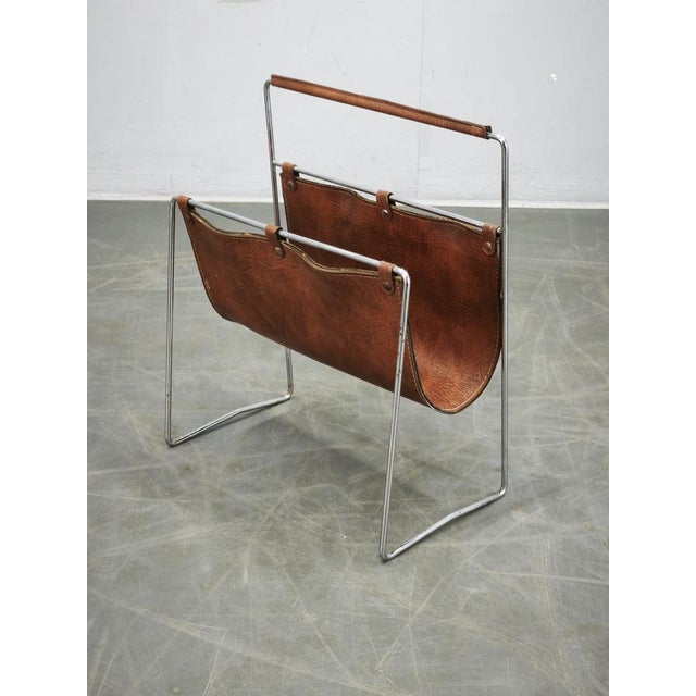 Italian Modernist Leather and Chrome Magazine Rack, 1980s For Sale - Image 9 of 11