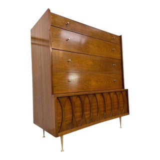 Mid-Century Modern Catseye Walnut High Chest W/Original Legs For Sale