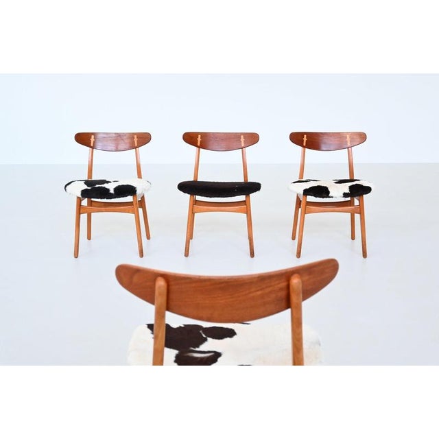 1950s Model Ch30 Dining Chairs in Cowskin by Hans J. Wegner for Carl Hansen & Søn, Denmark, 1952, Set of 4 For Sale - Image 5 of 18