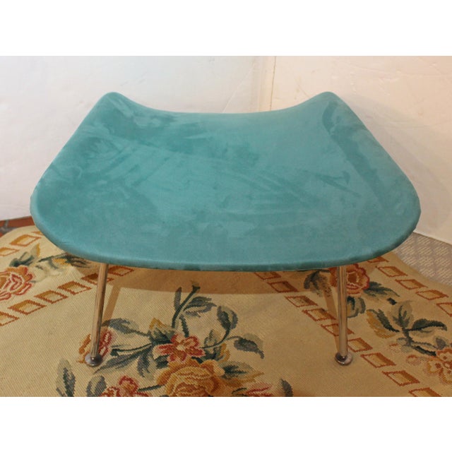 Circa 1960 American Eero Saarinen Womb Chair & Ottoman For Sale In Raleigh - Image 6 of 6