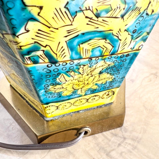Chinoiserie Blue and Yellow Porcelains Table Lamps - A Pair For Sale - Image 10 of 10
