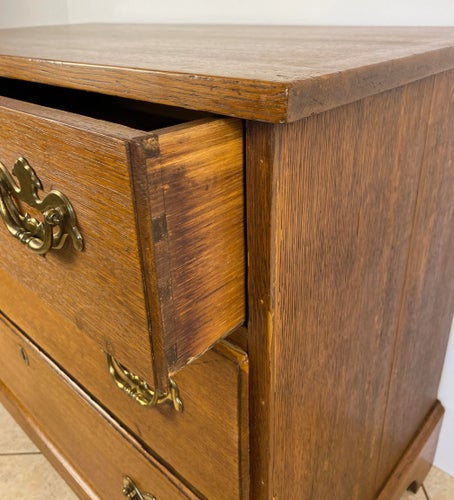 Late 18th Century American Oak Chest of Drawers, Circa 1770 Chests of Drawers