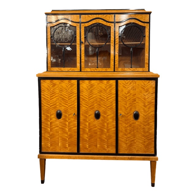Art Deco Salon Display Cabinet in Flamed Birch Veneer, 1910 For Sale