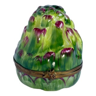 1970s Artichoke Shaped Limoges Trinket Box - France Peint Main Pv Artichoke Signed Nina Ricci For Sale