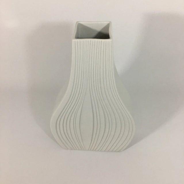White 1960s Naaman Artline White Porcelain Modernist Vase For Sale - Image 8 of 9