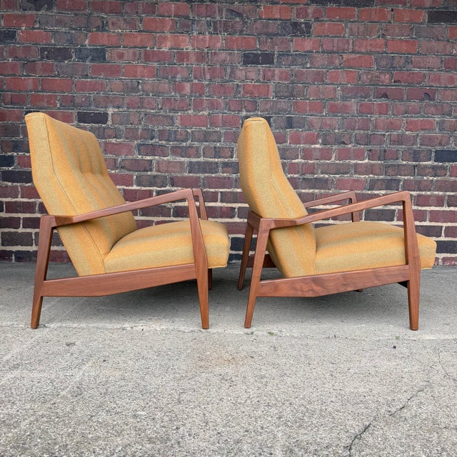 Mid 20th Century Jens Risom Oversized Walnut Lounge Chairs Fully Restored For Sale - Image 5 of 9