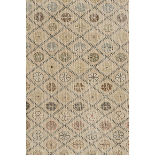 1960s Vintage Zeki Müren Rug in Beige With Lattice and Floral Patterns, by Rug & Kilim For Sale In New York - Image 6 of 8