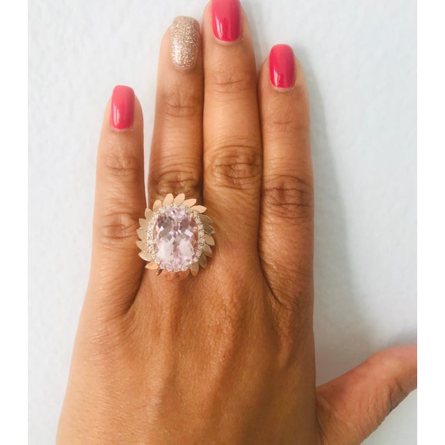 Pink 12.26 Carat Oval Cut Kunzite Diamond 14 Karat Rose Gold Cocktail Ring For Sale - Image 8 of 10