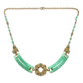 1930s Art Deco Czechoslovakian Green Glass Vintage Floral Design Necklace For Sale