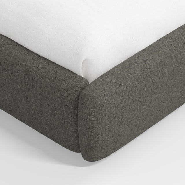 Stoffer Home x Cloth & Company Marisa Platform Bed in Textured Linen Charcoal - California King For Sale In Chicago - Image 6 of 7