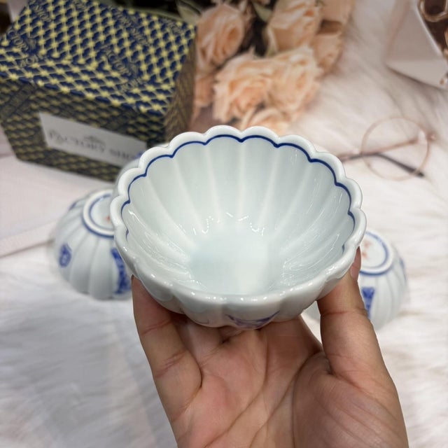 Late 20th Century Late 20th Century Japanese Retro Blue and White Porcelain Small Bowl - Set of 5 For Sale - Image 5 of 6