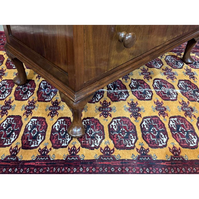 English Chest of Drawers in Walnut Burl and Oak, 1930s For Sale - Image 11 of 18