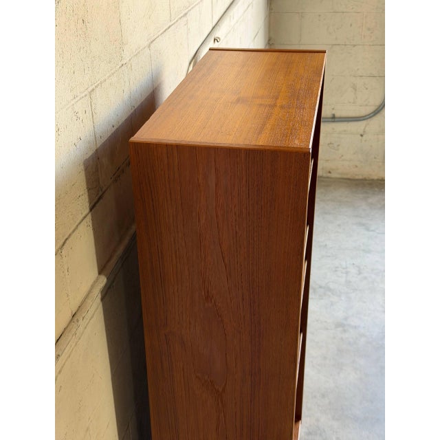 Brown Poul Hundevad Teak Bookcase With 5 Shelves Mid-Century Modern Denmark 1960s For Sale - Image 8 of 10