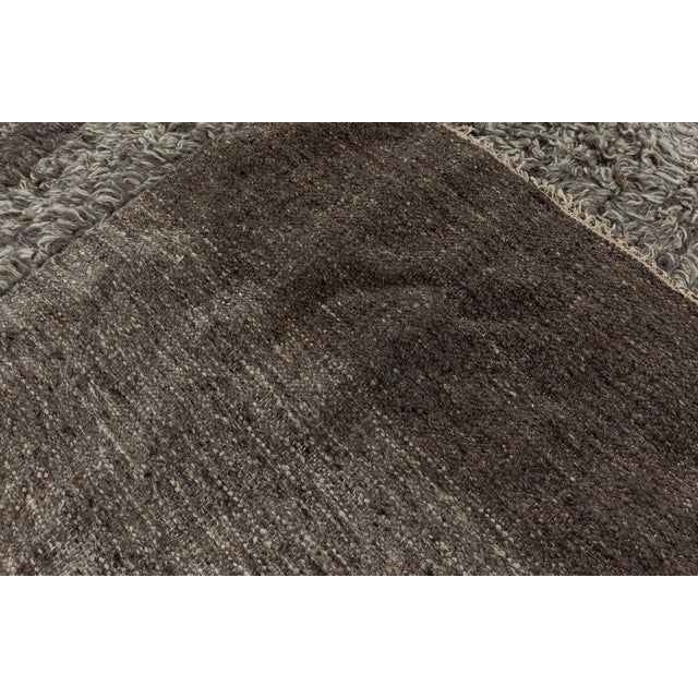 Tulu Nadu ‘Grey Strata’ Abstract Modern Wool Rug by Doris Leslie Blau For Sale - Image 9 of 9